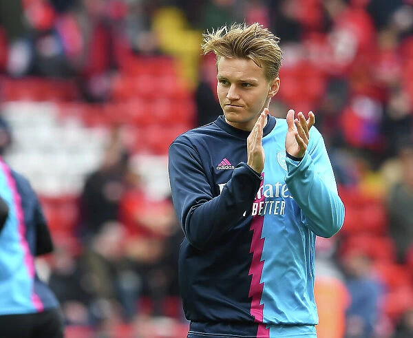 Arsenal's Martin Odegaard Applauding Fans Before Liverpool Clash (Premier League 2022-23)
