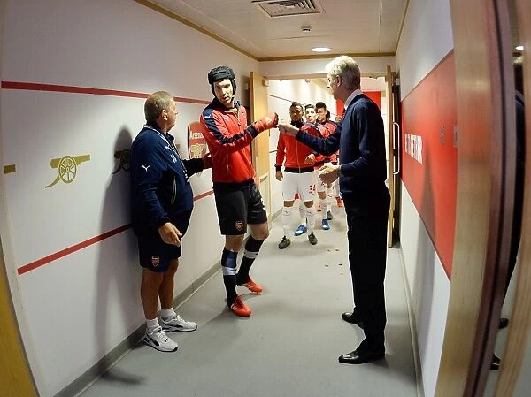 Arsene Wenger and Arsenal Team: Pre-Match Huddle vs Everton, Premier League 2015 / 16