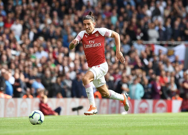 Hector Bellerin: Arsenal's Defensive Force in Action against West Ham United, Premier League 2018-19