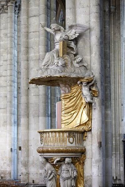 Amiens cathedral pulpit