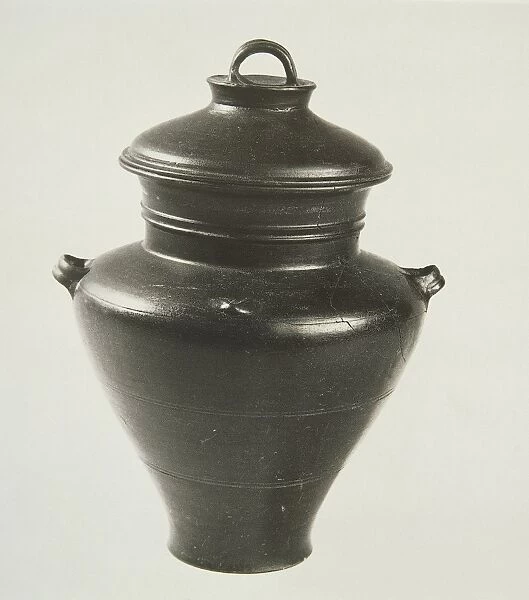 Black ceramic vessel with lid, China, Longshan culture (Shandong), Neolithic, Prehistory