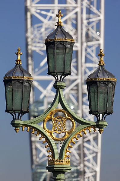 Contrasts- the London Eye and a Victorian Lantern 4