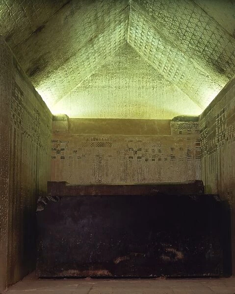 Egypt, Cairo, Mit Rahina, Saqqara Necropolis, decorated burial chamber in Unas pyramid at ancient Memphis