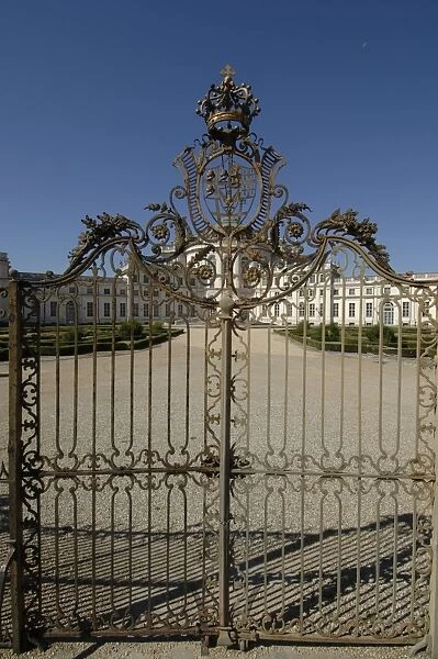 Italy, Piedmont Region, Stupinigi, entrance gate with House of Savoy coat of arms at Royal hunting lodge