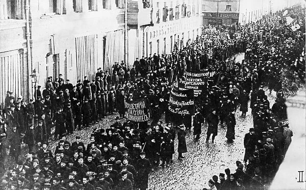 People demonstrating on the streets of moscow in october during the 1905 revolt