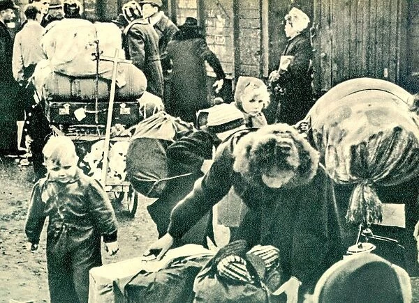 Post - war German refugees fleeing Poland