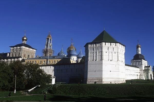 Russia, Golden Ring, Sergiyev Posad, Pyatnitskaya Tower at Trinity Lavra of St. Sergius
