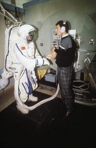 Soviet cosmonaut viktor afanasyev about to start an eva simulation at the gagarin training center in preparation for the soyuz tm-11 mission, 1989