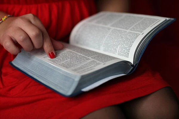 Women Reading the bible