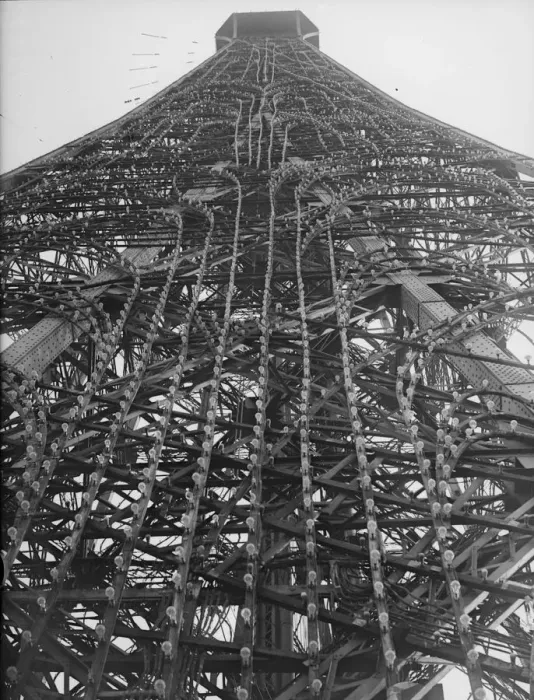 Framed Print : Eiffel Tower Print 1929 Framed Print : Eiffel Tower Print 1929