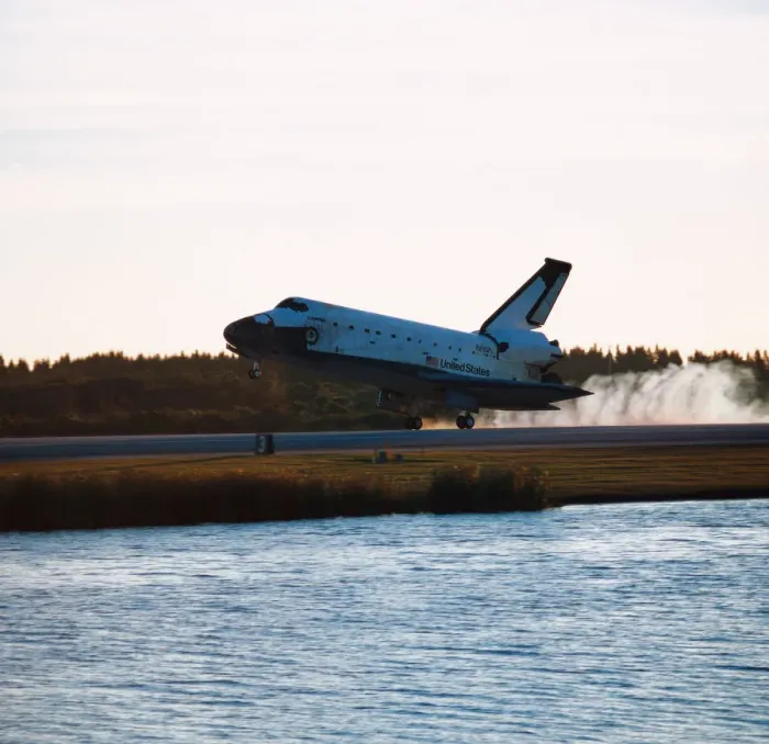 Framed Print : The Space Shuttle Landing Print (Australian Views) Framed Print : The Space Shuttle Landing Print (Australian Views)
