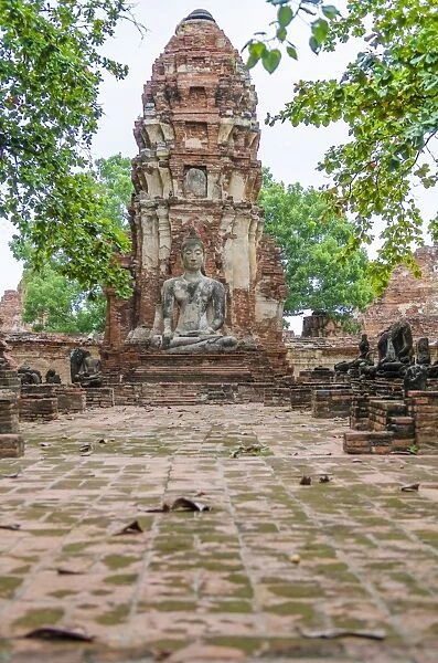 Buddha statu at Wat Mahatat Ayutthaya