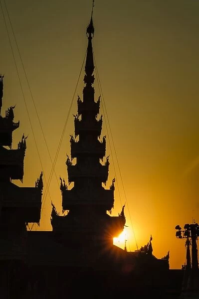 Close up on the Shwedagon Pagoda at sunset, Yangon, Myanmar