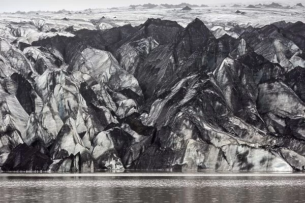 Glacier, Solheimajoekull, Solheimajoekull, glacier tongue of Myrdalsjoekull including volcanic ash