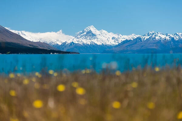 Lake Pukaki with Mount Cook in the background