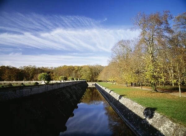Moat at Chenonceaux castle, Loire Valley, France