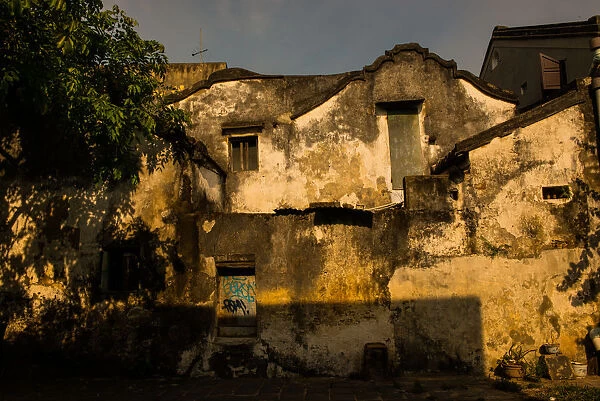 Old wall in Hoi An - Vietnam