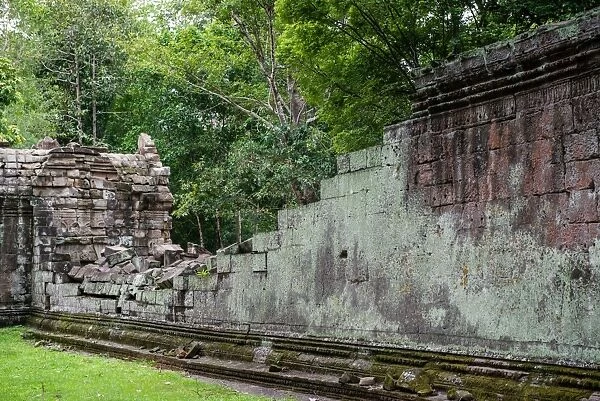 A ruined wall of Ta Prohm Temple