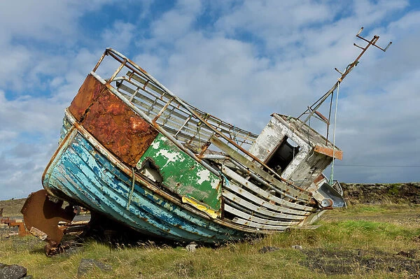 Rusting, decaying old fishing boat, Reykjanesskagi, Southern Peninsula or Reykjanes, Iceland