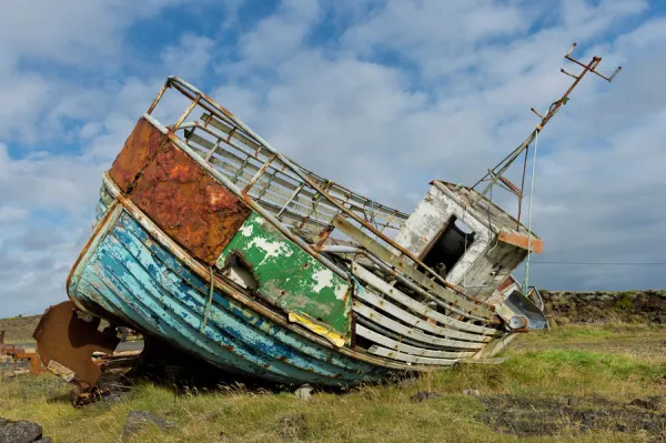 Rusting, decaying old fishing boat, Reykjanesskagi, Southern Peninsula or Reykjanes, Iceland