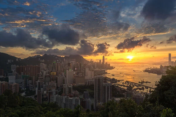 Sunset view of Hong Kong City from Breamar hill