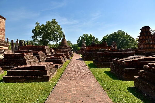 Unesco pedestrian walkway wat mahathat Sukhothai Thailand, Asia