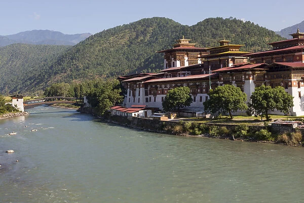 Views of Punakha dzong and Wang Chu river, Punakha Valley, Bhutan