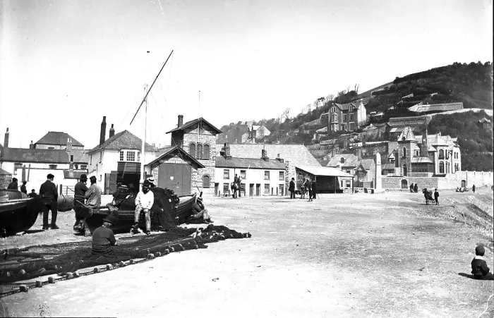 Framed Print : TRURI-LOOel-53 Print: Looe Harbour Scene Framed Print : TRURI-LOOel-53 Print: Looe Harbour Scene