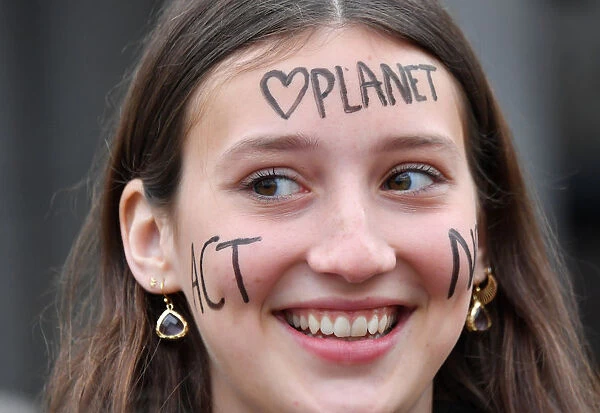 Belgium-Environment-Climate-Students-Face