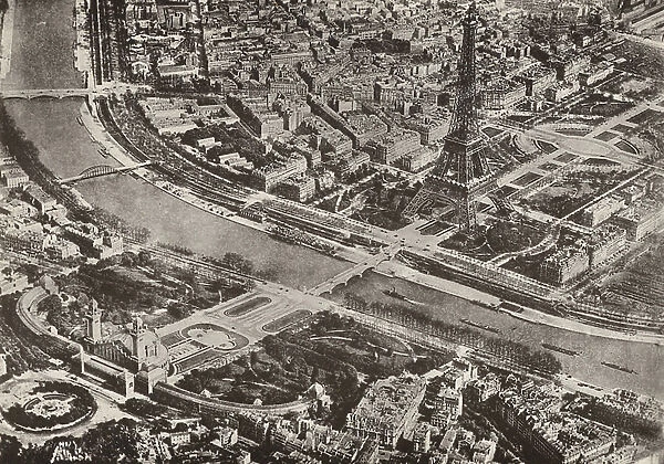 Aerial photos of Paris: Champ De Mars (b / w photo)