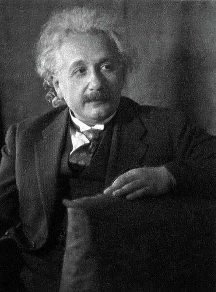 Albert Einstein, c1935 (b / w photo)