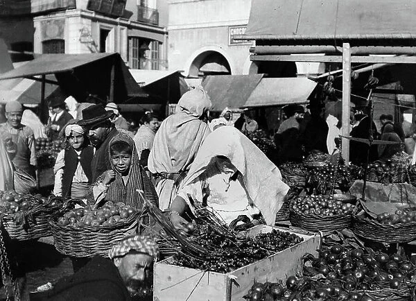 Algeria, Algiers: a walk with legumes on a town square, 1903