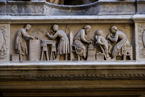 Artists and craftsmen at work (marble)