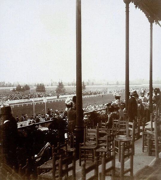 Attendance at the races at San Siro, May 1899