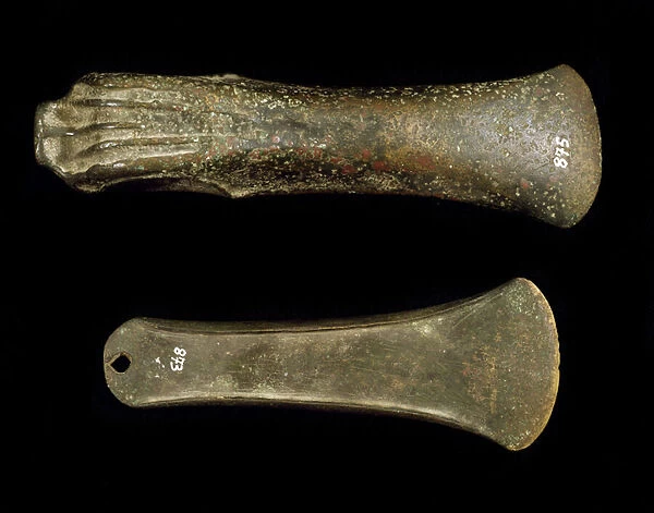 Axes made in Campania. End of the Bronze Age