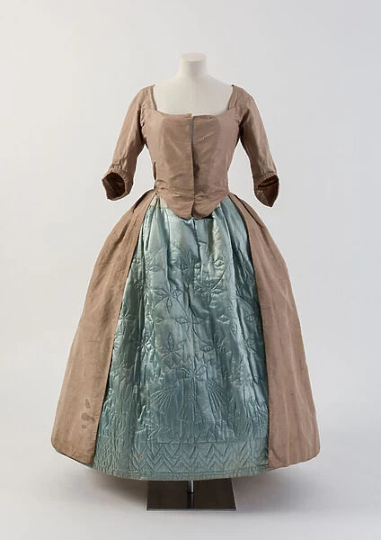 Blue quilted silk petticoat with thistle design, 1740s (silk)