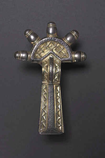 Bow Fibula, Alemannic, 500-550 (silver gilt and niello)