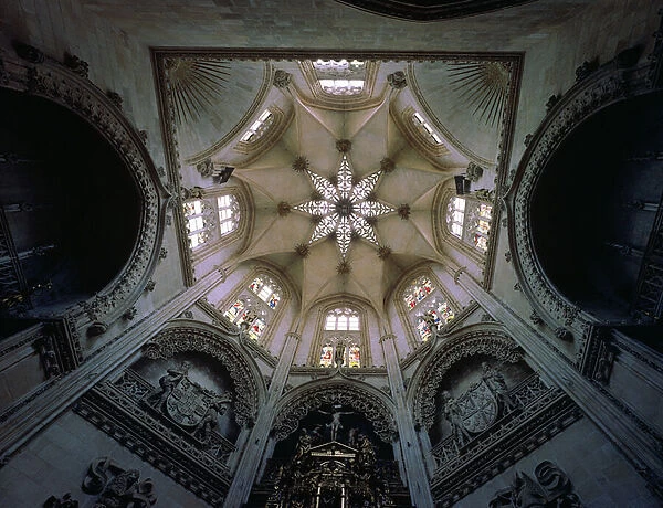 The ceiling of the Capilla del Condestable, late 15th century (photo)