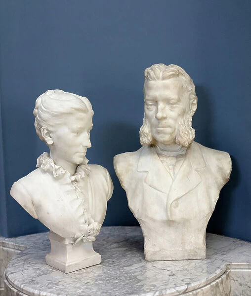 Chest of Leontine and Henri Van Cutsem (marble)