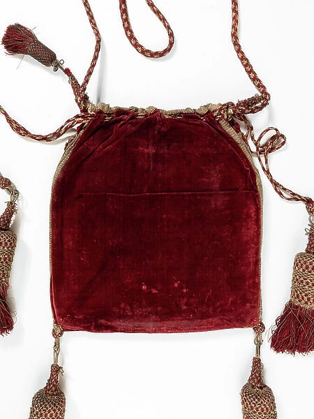 COSTUME: bag: great seal bag, England (place of manufacture), c. 1682-1685, 430mm (silk, metal, wood)