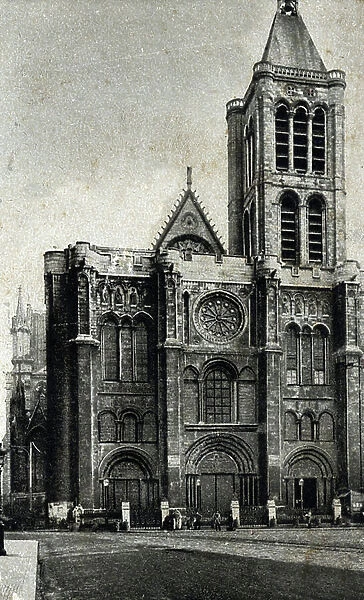Gothic Art: View of the Basilica of Saint Denis in Saint denis, Seine saint denis around 1910 Postcard Private Collection (Basilica of St Denis)