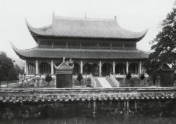 Heng shan, Nan yuo miao, Hunan, Great Temple at foot of the southern Sacred Mount Heng, Main hall (b / w photo)