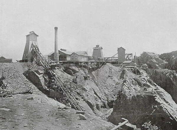 Iron Mines, Ishpeming, Michigan (b / w photo)