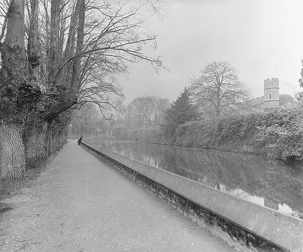The Moat, Bishop's Palace, Wells (b / w photo)