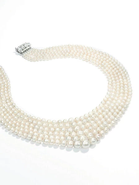 Necklace (natural pearls, diamonds, platinum & gold) (see also 492448)