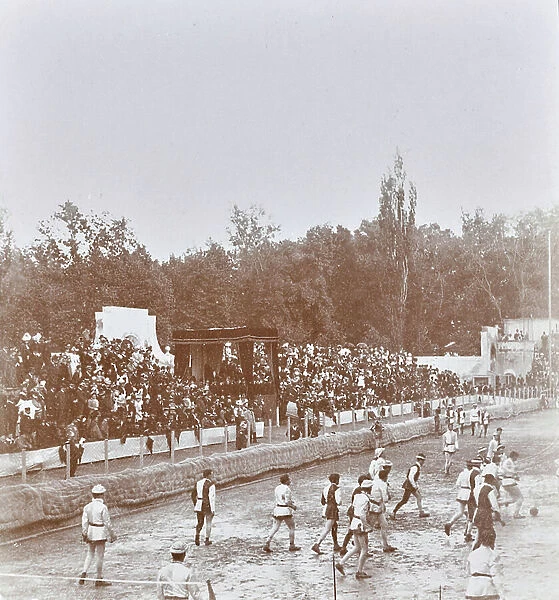 Old football with the kicking of the four of Florence Historic districts in Renaissance costumes in the presence of King Umberto I and his wife, 1898 (print on double-weight paper)