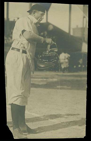 Pat Moran, Catcher, 1900-10 (b / w photo)