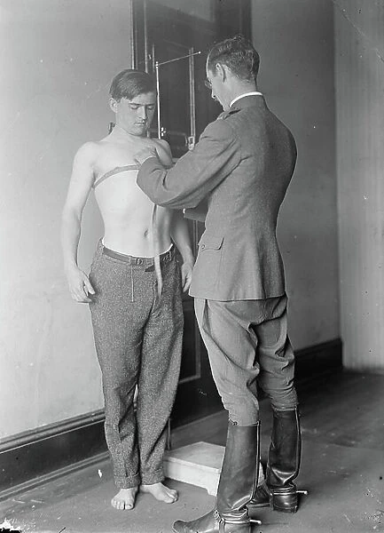 Physical examination for U. S. army, 1917 (b / w photo)