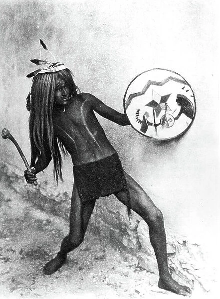Sia War Dancer, 1925 (b / w photo)