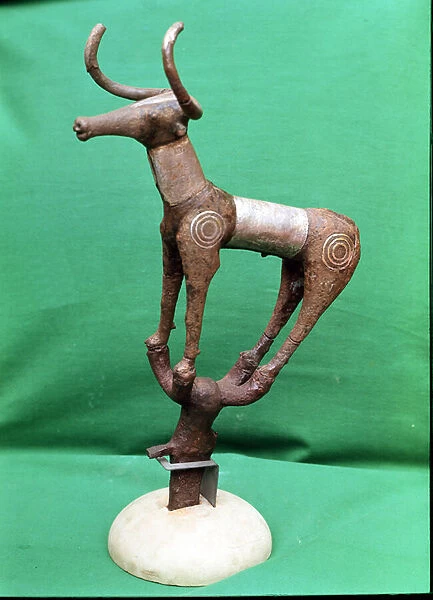 Statuette of a deer (bronze)